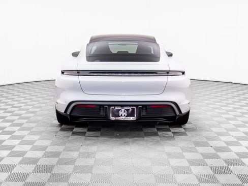 Used 2023 Porsche Taycan image 10