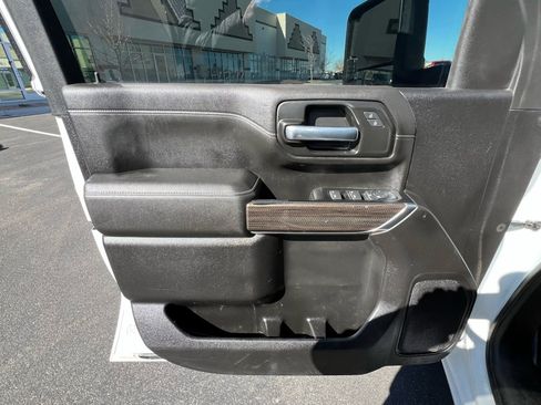 Used 2022 Chevrolet Silverado 3500 LT w/ Convenience Package image 17