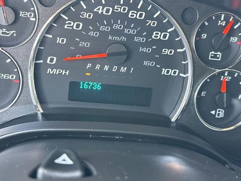 Certified 2024 Chevrolet Express 2500 LT w/ LT Preferred Equipment Group image 12