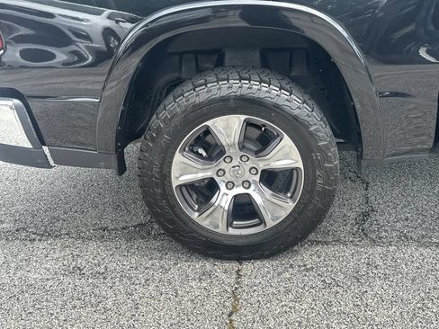 Used 2025 RAM 1500 Laramie AWD/4WD image 18