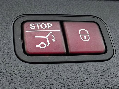 Used 2022 Mercedes-Benz GLC 300 4MATIC image 30