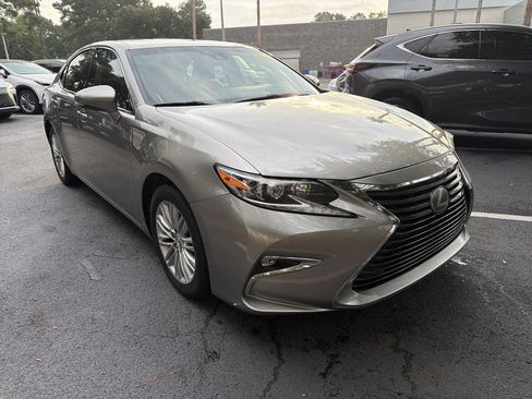 Used 2016 Lexus ES 350 w/ Premium Package w/Wood Trim FWD image 2