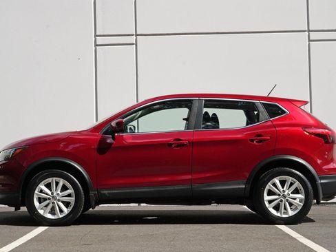 Used 2019 Nissan Rogue Sport S w/ Appearance Package FWD image 8