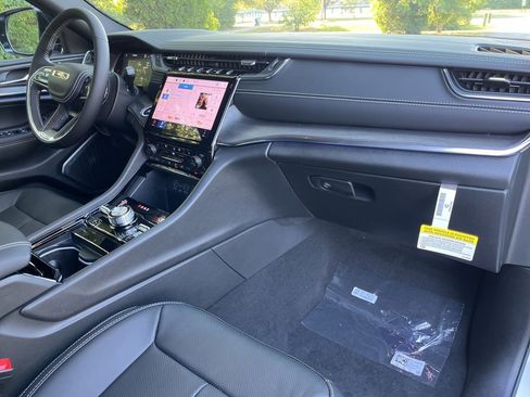 New 2025 Jeep Grand Cherokee L Overland w/ Trailer Tow Package image 40