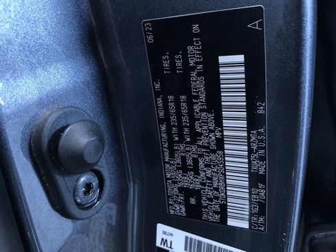 Certified 2023 Toyota Highlander XLE image 34