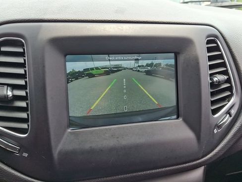 Used 2021 Jeep Compass Latitude w/ Convenience Group AWD/4WD image 17