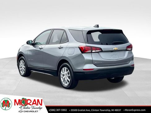 Certified 2024 Chevrolet Equinox LS w/ LS Convenience Package FWD image 4