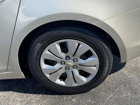 Used 2014 Chevrolet Cruze LS FWD image 7