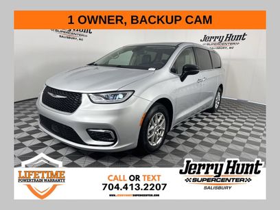 Used 2024 Chrysler Pacifica Touring-L