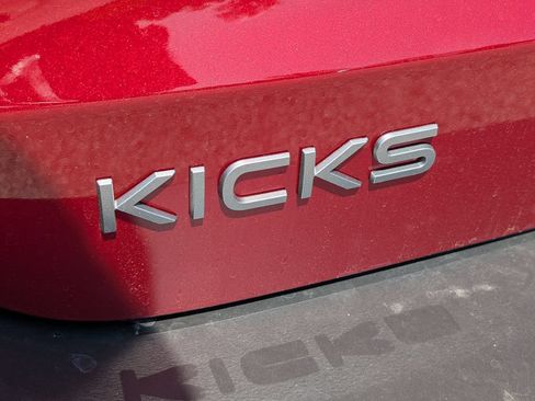 Used 2025 Nissan Kicks SR FWD image 12