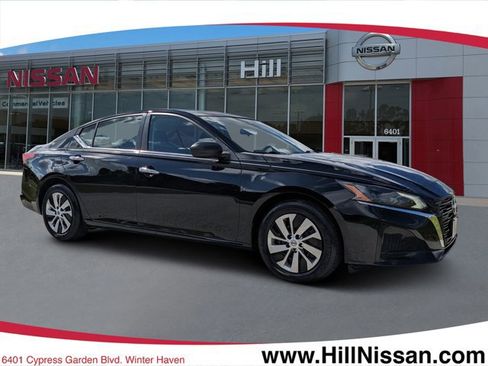 Certified 2025 Nissan Altima 2.5 S FWD image 1
