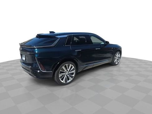 New 2025 Cadillac Lyriq Luxury w/ Nappa Leather Package RWD image 8