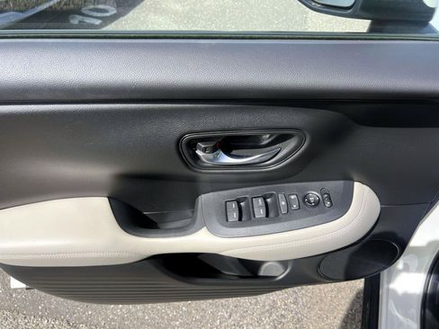 Certified 2023 Honda HR-V LX image 14