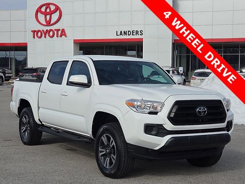 Used 2022 Toyota Tacoma SR image 1