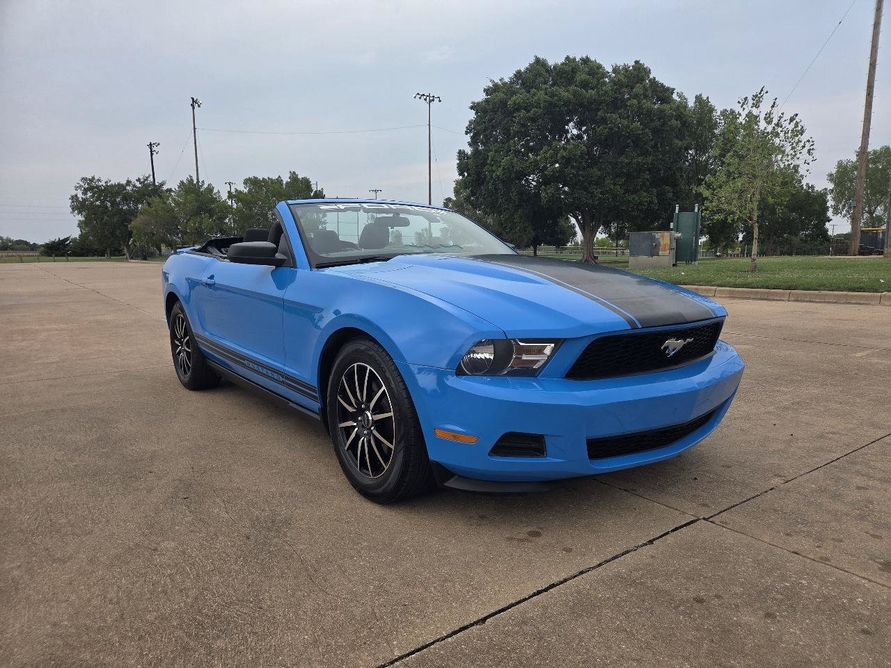Used 2012 Ford Mustang Convertible RWD image 22