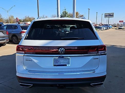 New 2026 Volkswagen Atlas SEL image 6