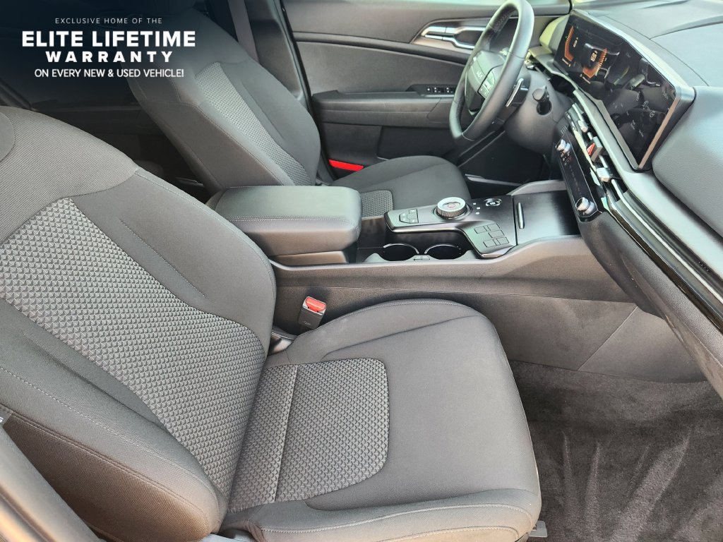 Certified 2026 Kia Sportage LX FWD image 14