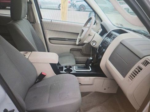 Used 2012 Ford Escape XLS AWD/4WD image 8