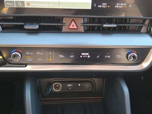 Used 2023 Kia Sportage EX image 15