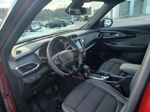 Used 2023 Chevrolet TrailBlazer RS w/ Sun and Liftgate Package image 8