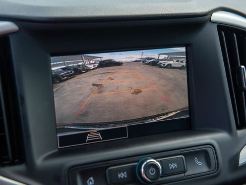 Used 2024 GMC Terrain SLE w/ Driver Convenience Package image 30