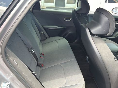 Used 2025 Kia K4 FWD image 7