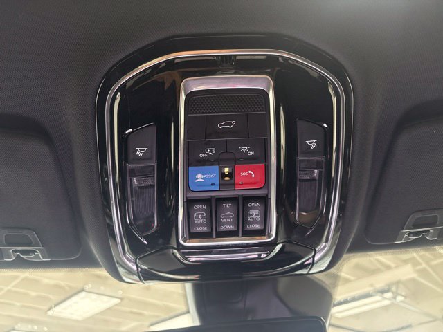 Used 2023 Jeep Grand Cherokee Summit w/ Luxury Tech Group V AWD/4WD image 51
