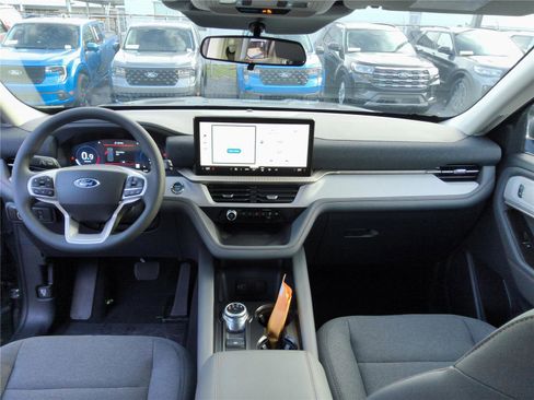 New 2026 Ford Explorer Active RWD image 27