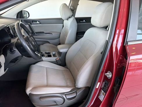Used 2017 Kia Sportage LX image 19