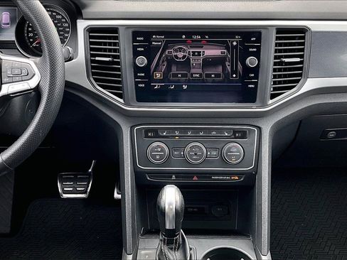 Used 2021 Volkswagen Atlas SE image 12