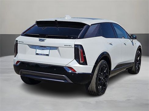 New 2025 Cadillac Optiq Sport 1 w/ LPO, ONYX Package image 4