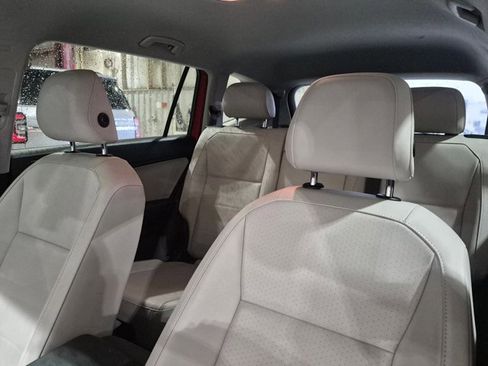 Used 2018 Volkswagen Tiguan SE FWD image 10