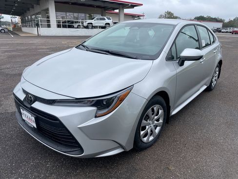 New 2026 Toyota Corolla LE image 3