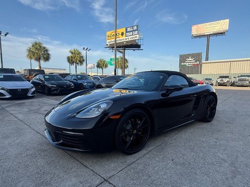 Used 2018 Porsche 718 Boxster RWD image 7