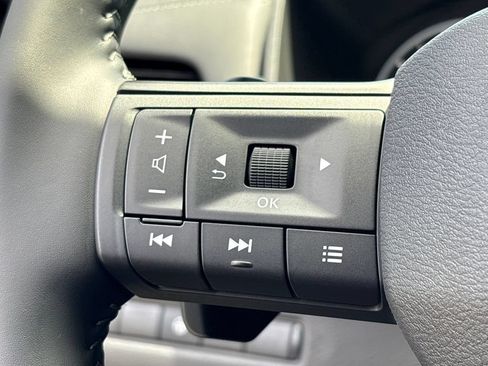 Used 2026 Nissan Rogue SV w/ Cold Weather Package FWD image 11