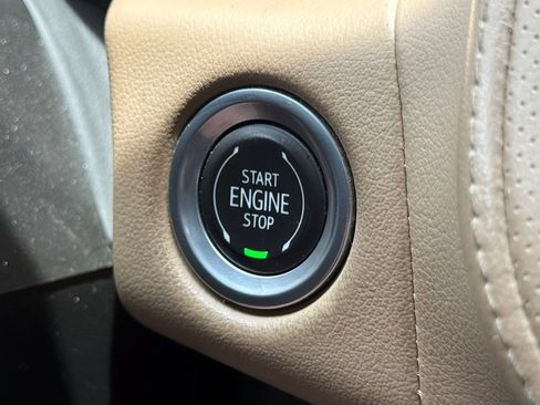 Used 2023 Chevrolet Tahoe Premier AWD/4WD image 25