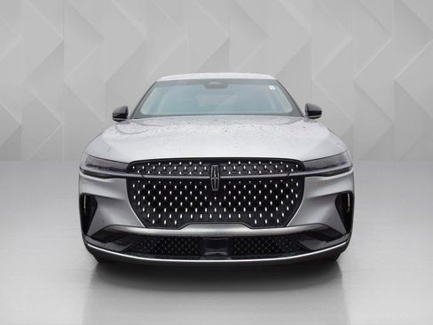 Used 2024 Lincoln Nautilus Premier w/ Equipment Group 102A image 7