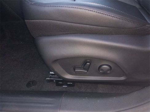 Used 2025 Jeep Compass Limited image 16