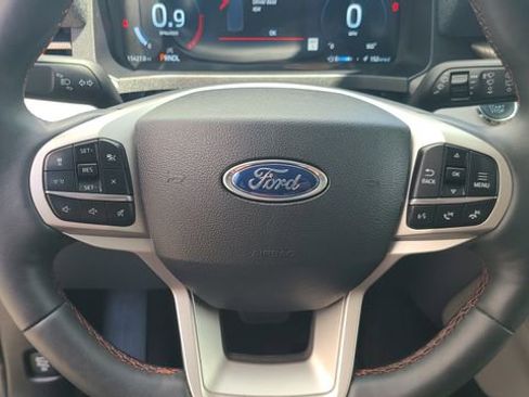Used 2025 Ford Explorer Active w/ Active Comfort Package AWD/4WD image 14