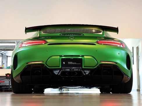 Used 2018 Mercedes-Benz AMG GT R image 31