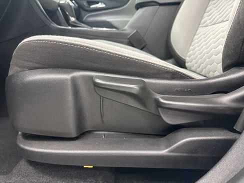 Used 2018 Chevrolet Equinox LS FWD image 10