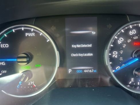 Used 2022 Toyota RAV4 XLE Premium AWD/4WD image 11