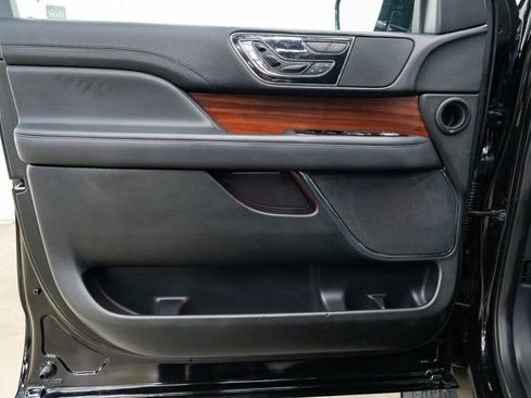 Used 2024 Lincoln Navigator Reserve image 24