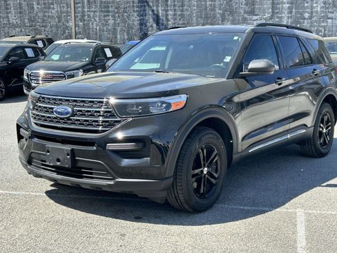 Used 2023 Ford Explorer XLT AWD/4WD image 7