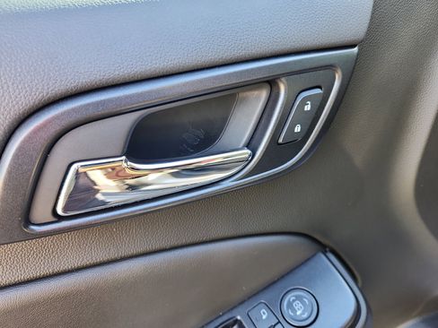 Used 2020 Chevrolet Tahoe LT image 12