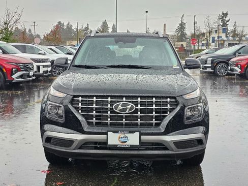 Used 2025 Hyundai Venue SEL image 2