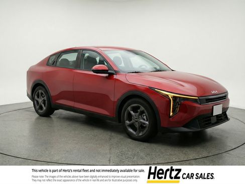 Used 2025 Kia K4 LXS image 1