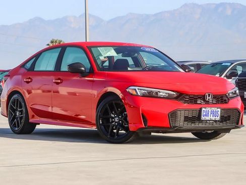 Used 2025 Honda Civic Sport image 2