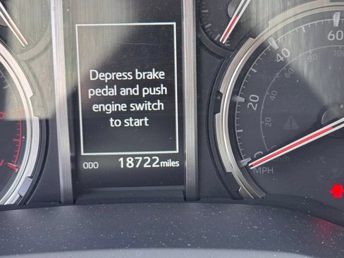 Used 2024 Toyota 4Runner Limited AWD/4WD image 5