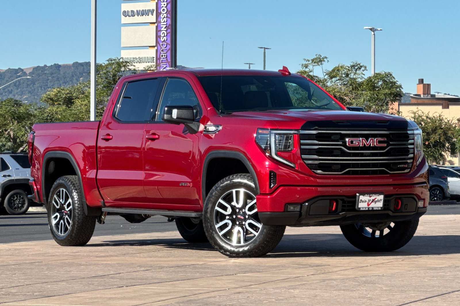 Used 2025 GMC Sierra 1500 AT4 w/ AT4 Premium Package AWD/4WD image 2